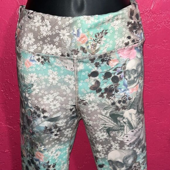Evolution and Creation leggings. Yoga pant. Workout. Skull/floral, Medium - Picture 9 of 9